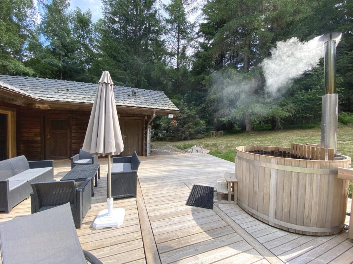 Le Fishing Lodge Chalet En Bois Avec Bain Nordique ラ・ブレス エクステリア 写真
