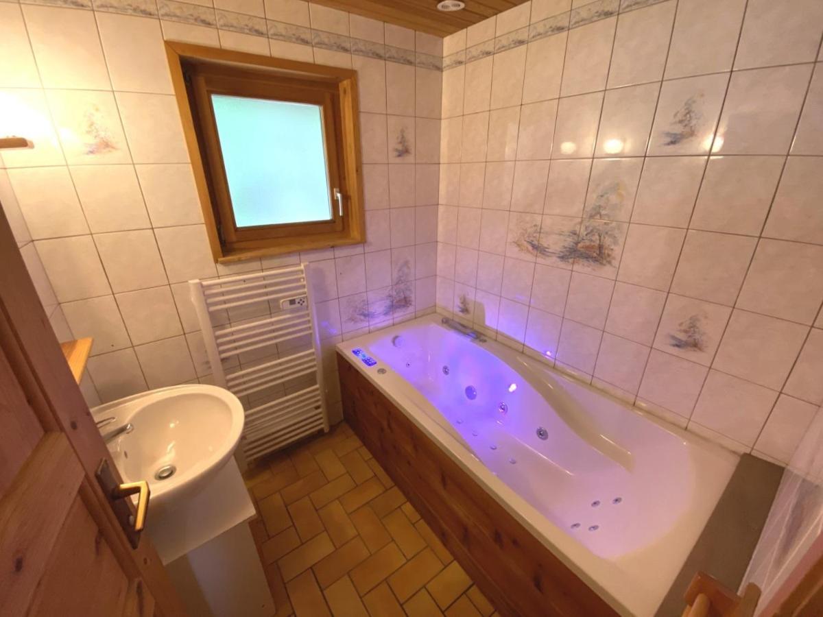 Le Fishing Lodge Chalet En Bois Avec Bain Nordique ラ・ブレス エクステリア 写真